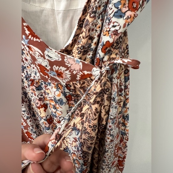 Promesa Wrap Floral Mini Dress Size M - Picture 6 of 12